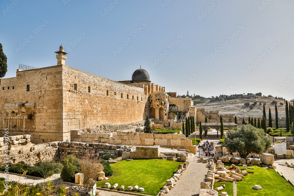 Israel, Jerusalem. The Temple Mount, the Southern Wall and remains of the Robinson Arch on the left side.