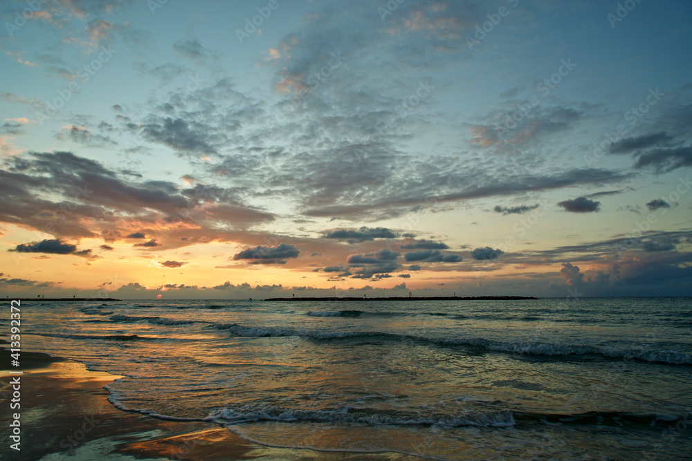 Fototapeta premium Israel, Tel Aviv at sunset
