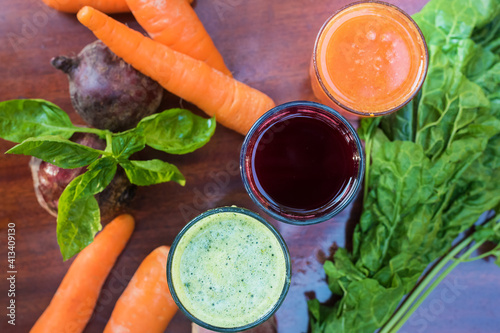 freshly squeezed spinach, beetroot and carrot juice
