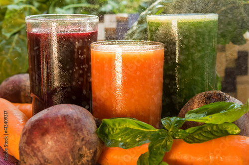 freshly squeezed spinach, beetroot and carrot juice