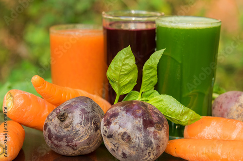 freshly squeezed spinach, beetroot and carrot juice