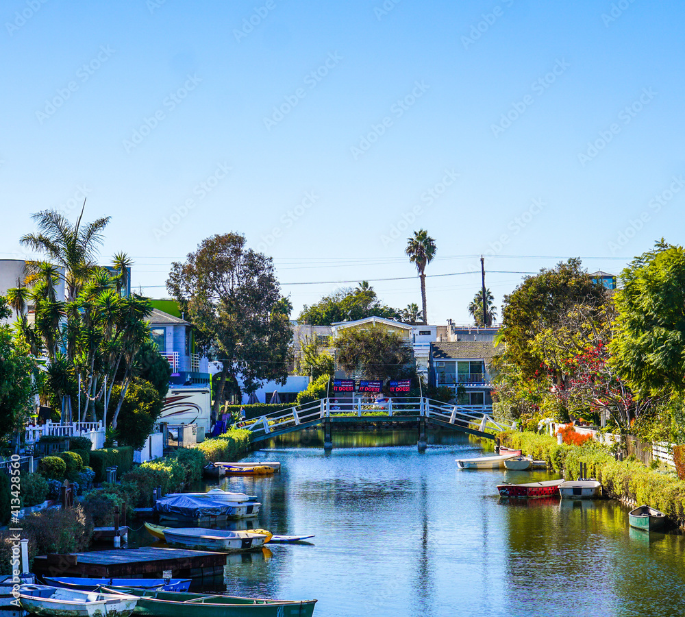 Fototapeta premium Houses on the Canal