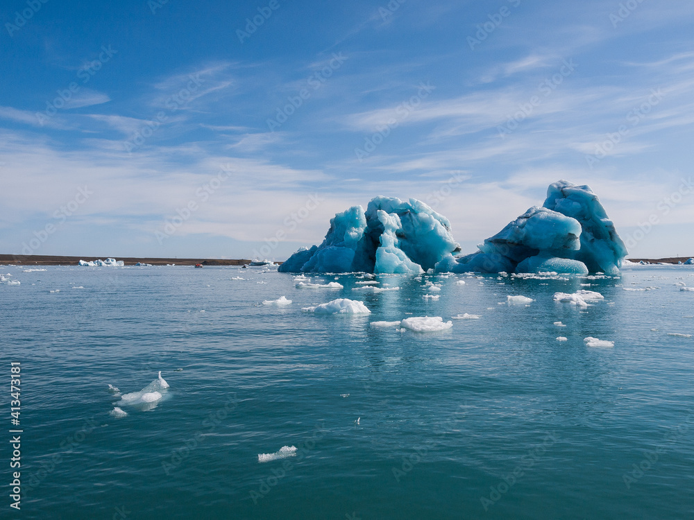 Fototapeta premium The view of Jökulsárlón (Glacier lagoon) in Iceland