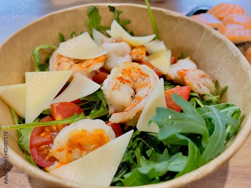 salad with shrimps and arugula delivery