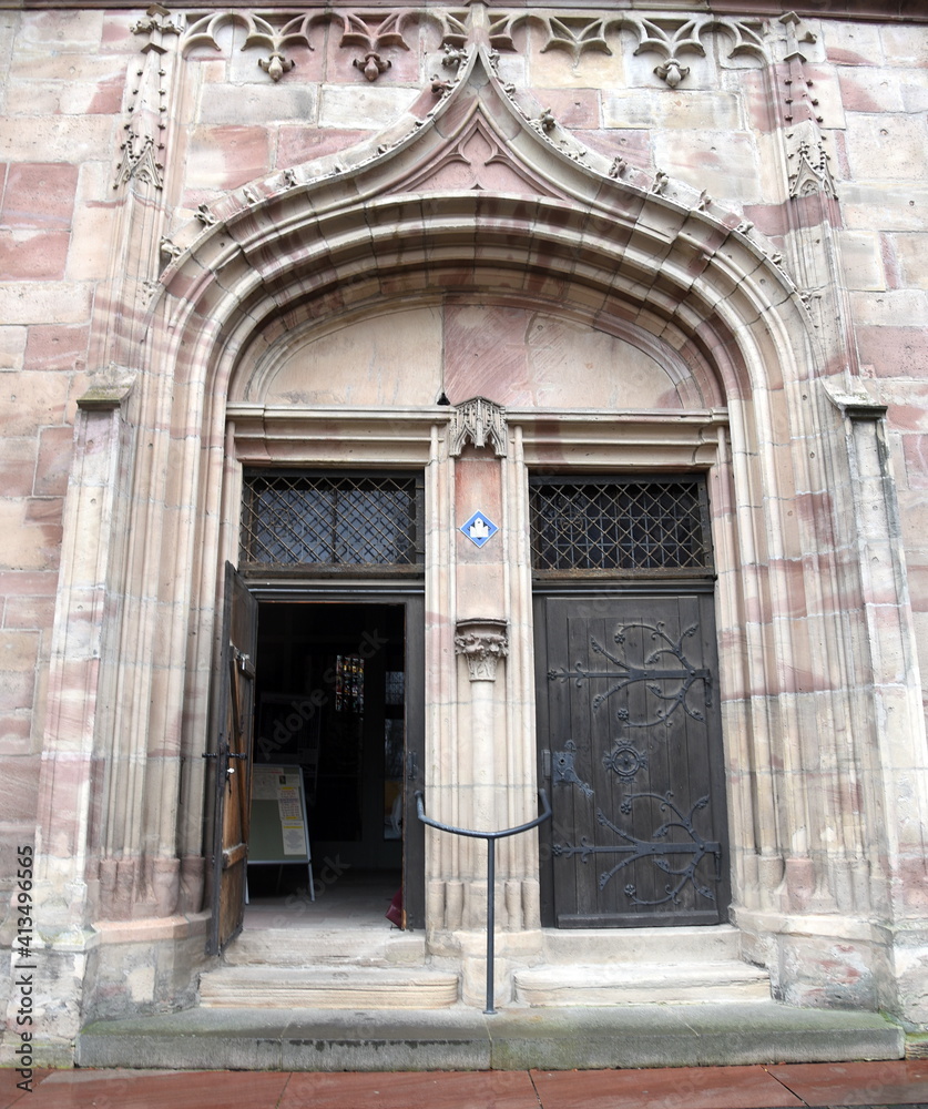 Eingangsportal der Stadtkirche St. Georg