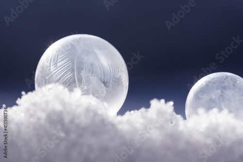 Eiskristalle, frozen bubbles, gefrorene Seifenblasen