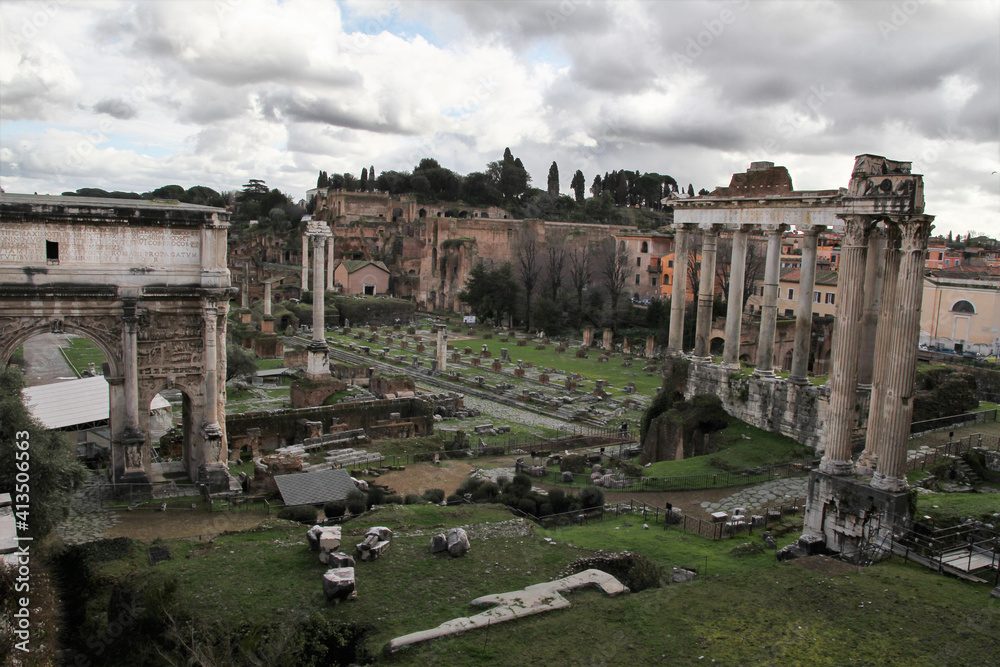 View on the Roman Forum, in the background the Palatine Hill.