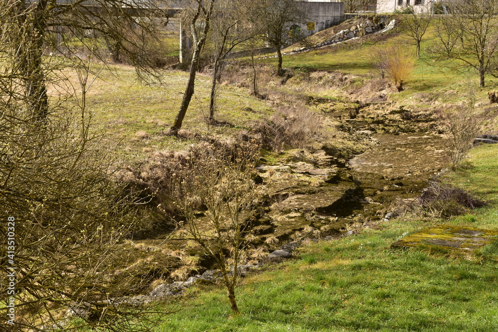 susza, brak wody, wyschnięte koryto rzeki, zmiana klimatu, kataklizm susza, brak wody, wyschnięte koryto rzeki, zmiana klimatu, kataklizm