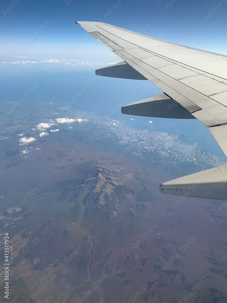 Fototapeta premium view from airplane window