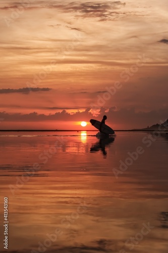 silhouette of a person kayaking © Timfei