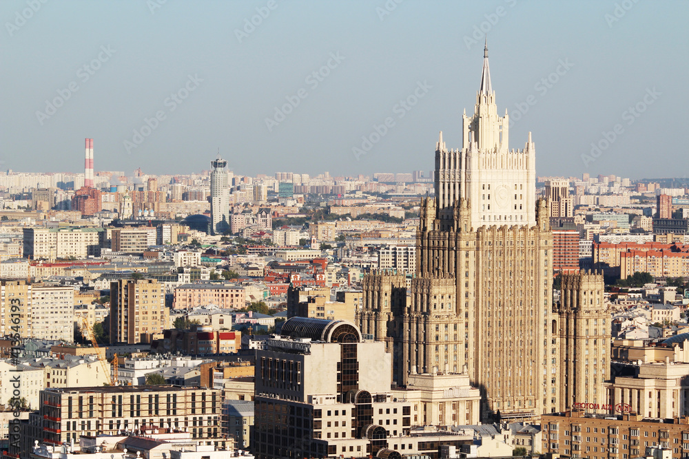 View from Hotel Ukraine in Moscow to city center	