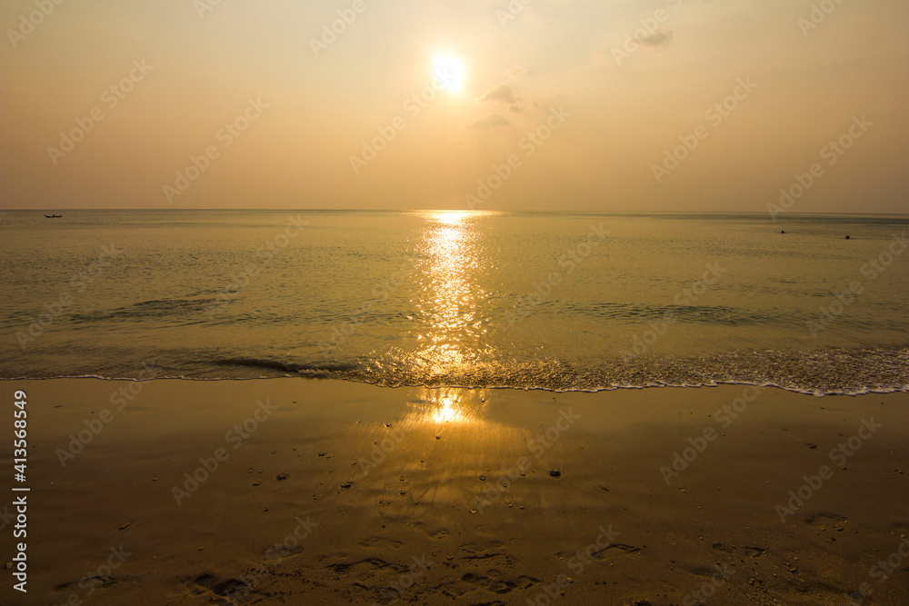 Fototapeta premium sunset at sea, zanzibar