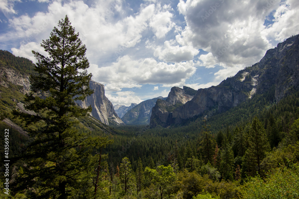 Yosemite Valley cloudy.