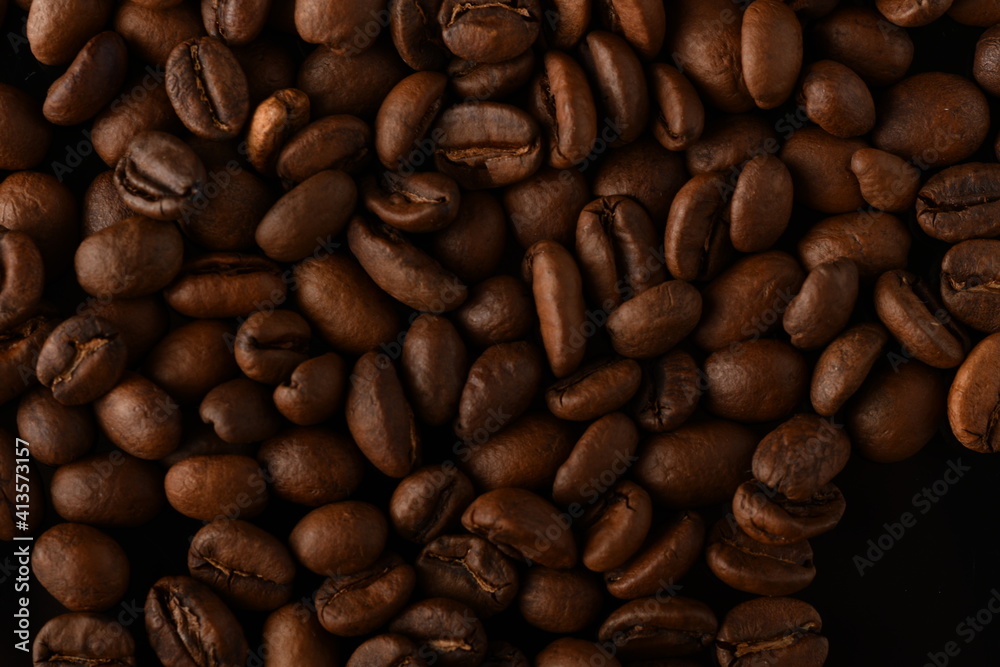 Obraz premium Coffee beans. Isolated on a black background.