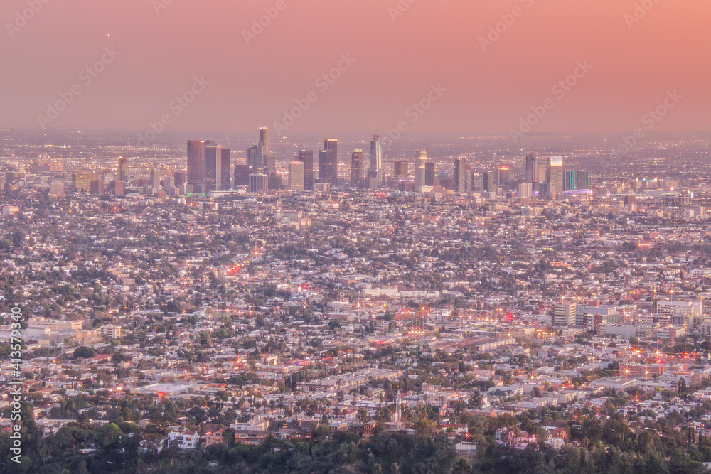 Fototapeta premium Los Angeles Skyline in the Evening