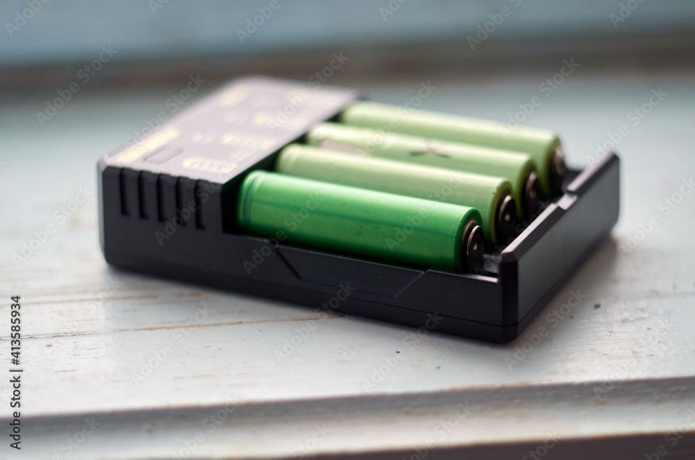 Li-ion batteries in the charger Li-ion batteries in the charger