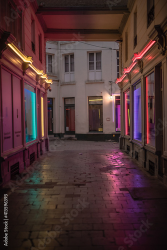 Calle angosta de las prostitutas en la ciudad de gante, sin clientes, debido a la pandemia que azota la ciudad y al mundo.