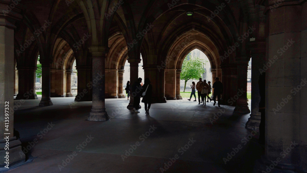 Obraz premium The Cloisters at Glasgow University looking out onto a quadrangle.