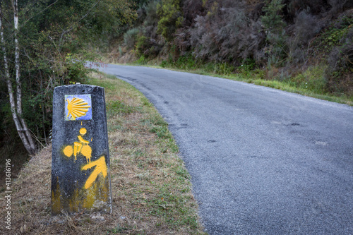 way of Saint James signpost showing the way for cyclists to La Faba, Vega de Valcarce, El Bierzo, province of Leon, Castille and Leon, Spain