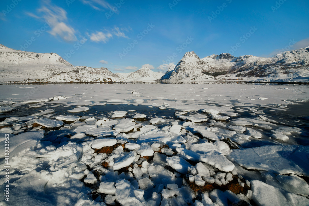 Obraz premium Ice bay, Norway, Lofoten Islands, Scandinavia, Nussfjord area