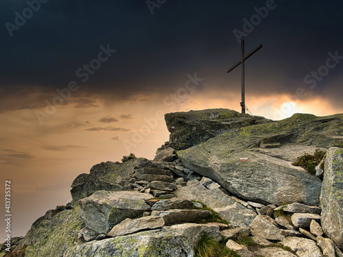 Gipfelkreuz in Südtirol photo