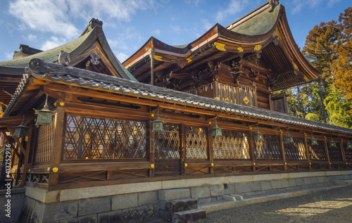 滋賀県近江八幡市にある沙沙貴神社の幣殿と本殿