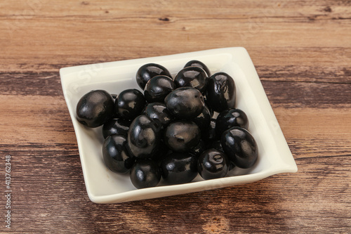 Black olives in the bowl