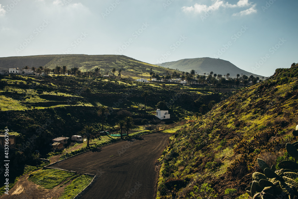 Paisaje Barranco pueblo de Haría  verde Lanzarote Islas Canarias