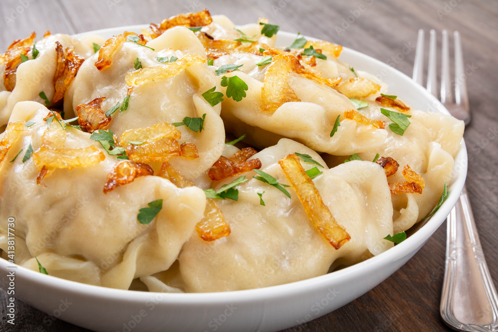 pierogi z kapustą i mięsem pierogi z kapustą i mięsem
