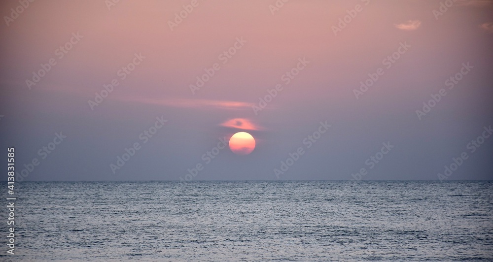 Lever de soleil sur une plage du Sri Lanka
