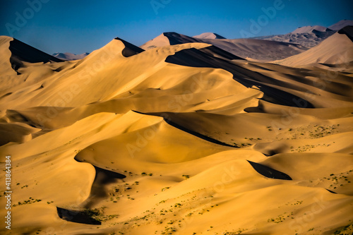 Fototapeta Naklejka Na Ścianę i Meble -  Sand dunes in Gobi desert, Alashan, China