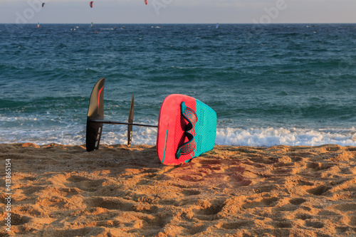 A good afternoon to practice Windsurfing and Kitesurfing (Flysurf)
