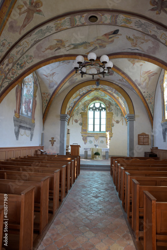 à l'intérieur d'une église