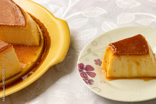 Pudim de leite, sobremesa com calda caramelizada. photo