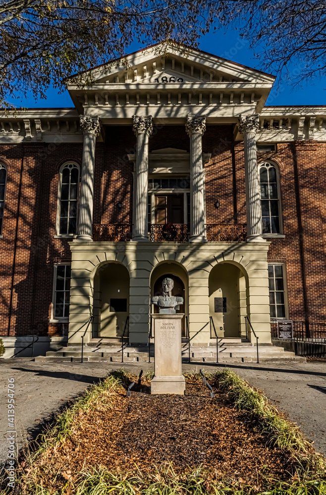 Naklejka premium Hardeman County Courthouse in Bolivar Tennessee. County was created in 1823, Courthouse replaced log one in 1868.