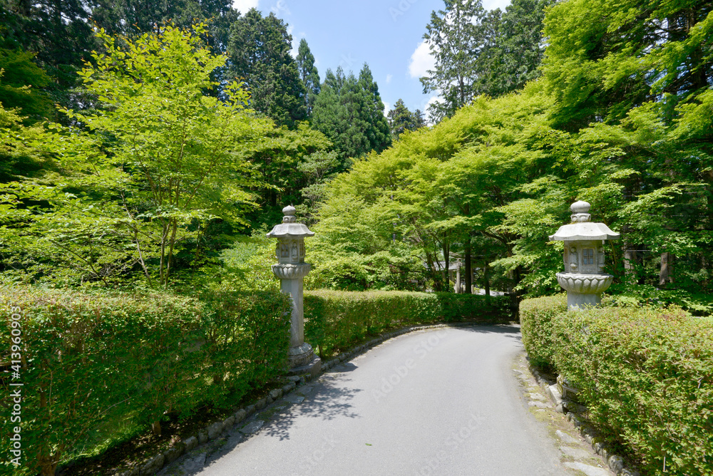 Naklejka premium 比叡山延暦寺 横川参道 滋賀県大津市