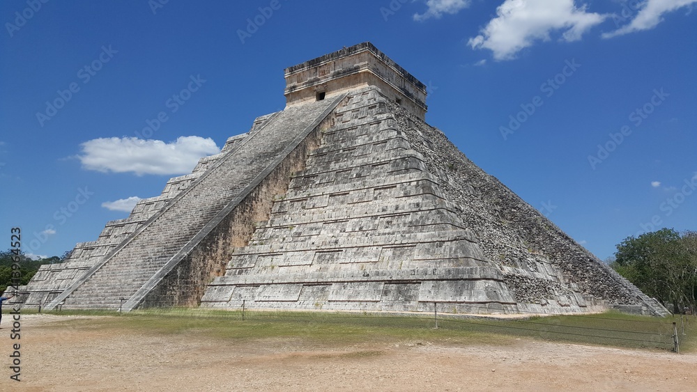 chichen itza pyramid