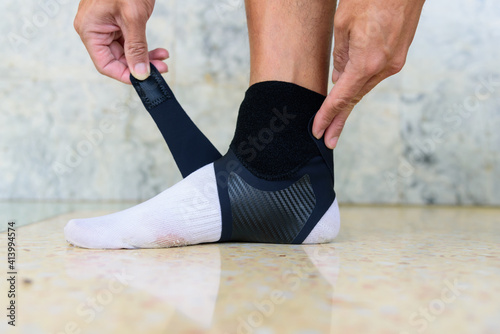 The man were Ankle support lightweight and press ankle protection anti-sprain running breathable © rukawajung