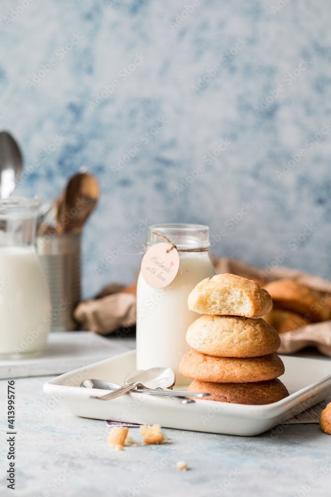 Freshly baked homemade crunchy cream cheese cookies. A delicious treat for gourmets. Biscuits on a grey concrete background. Biscuit. Biscuits texture Freshly baked homemade crunchy cream cheese cookies. A delicious treat for gourmets. Biscuits on a grey concrete background. Biscuit. Biscuits texture