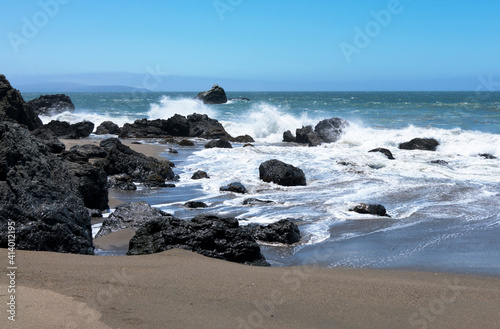 California ocean coast. Sunny day. Ocean surf
