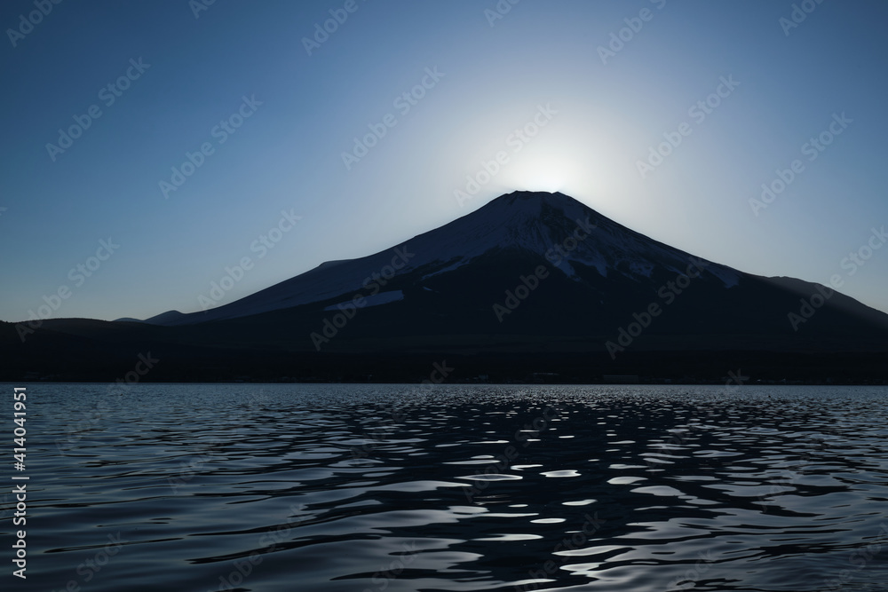 ダイヤモンド富士　山中湖から見た富士山