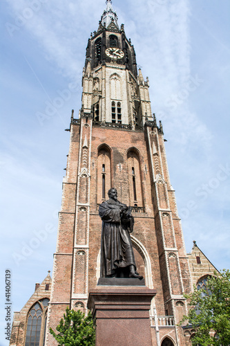 Neue Kirche mit Denkmal von Hugo Grotius in Delft. photo