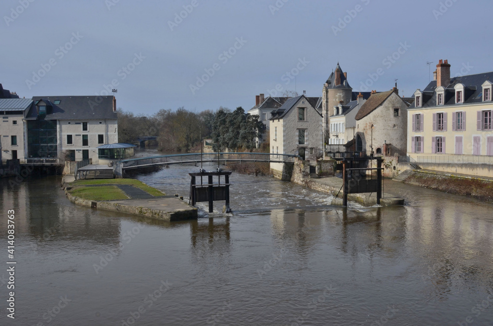 Romorantin-Lanthenay, rivière Sauldre et tour Jacquemart, Loir et Cher, France