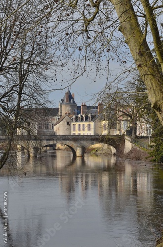 Romorantin-Lanthenay, vieux pont sur la Sauldre et tour Jacquemart, Loir et Cher, France