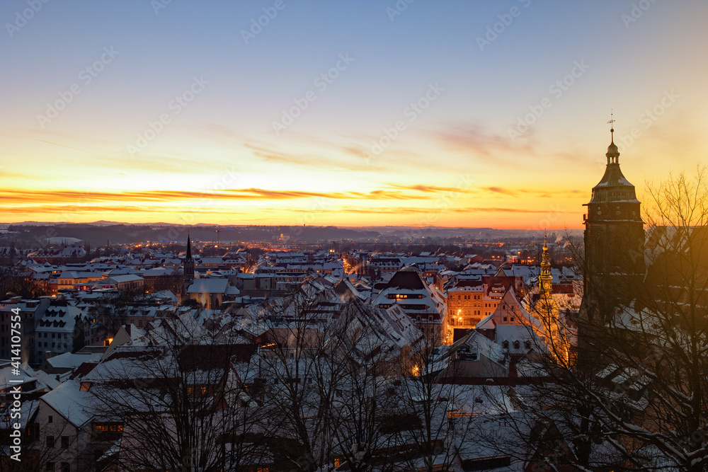 Die Altstadt von Pirna/Sachsen am Abend im Winter