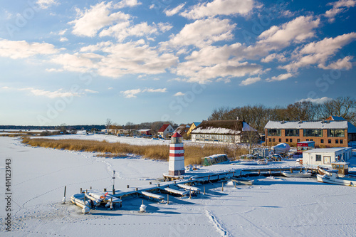 Hafen und Leuchtturm von Ummanz auf der Insel Rügen im Winter photo