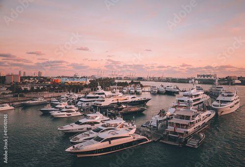 port country Miami Florida sea boats rent travel 