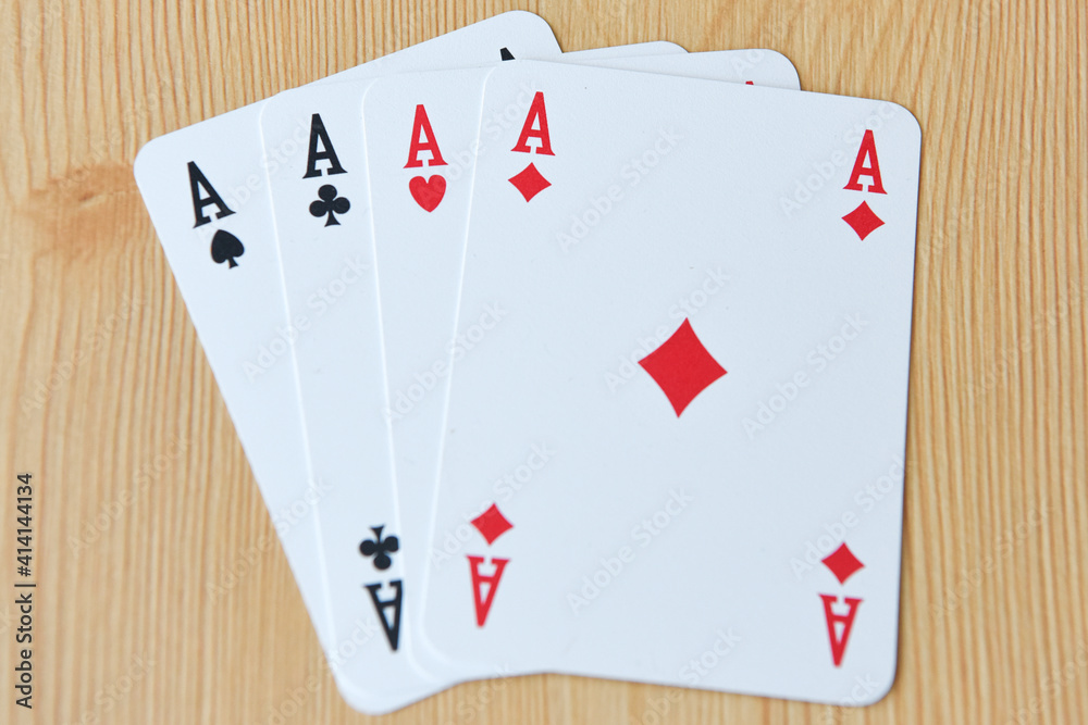 Foto Stock carte da gioco poker assi asso | Adobe Stock