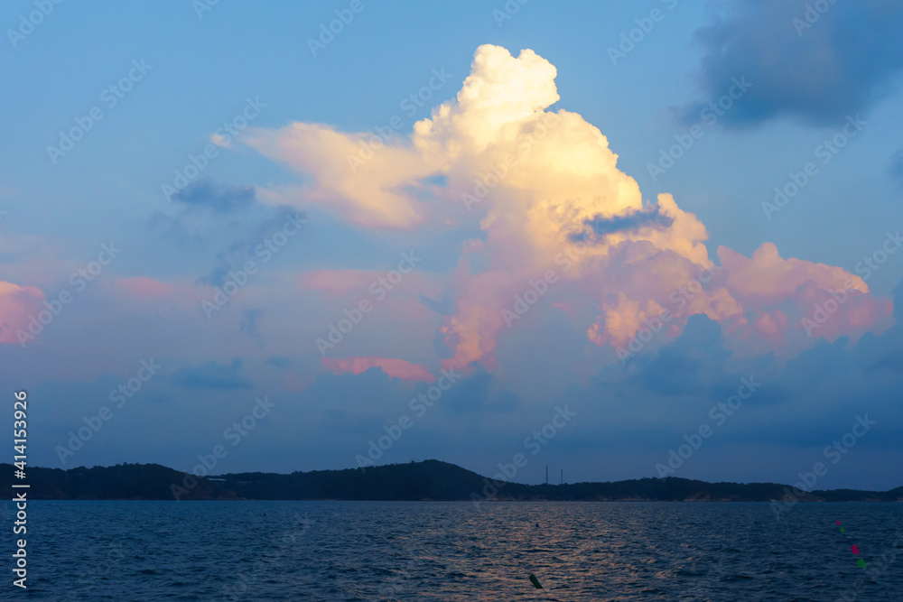 Amazing perfect cloud on the sky and ocean after sunset
