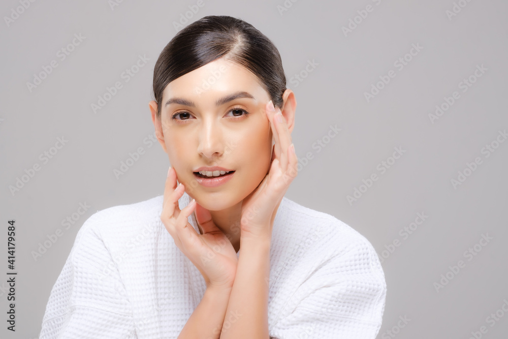 Beauty asian face of the young beautiful woman skin natural make up. close up face pretty portrait spa and salon in bathing suit. beautiful skin care cosmetic concept Beauty asian face of the young beautiful woman skin natural make up. close up face pretty portrait spa and salon in bathing suit. beautiful skin care cosmetic concept